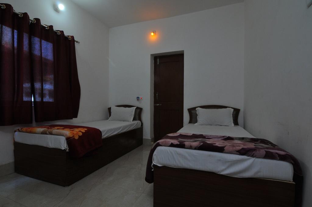 Rama Guest House Bodh Gaya Room photo